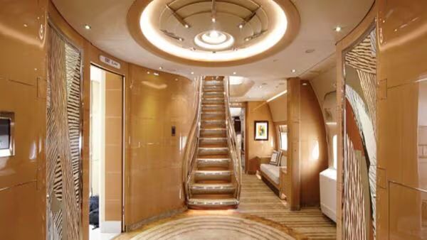 President Trump fires back at critics after Qatari�royal family�offered him $400 million super luxury jumbo jet�for him to use as Air Force One