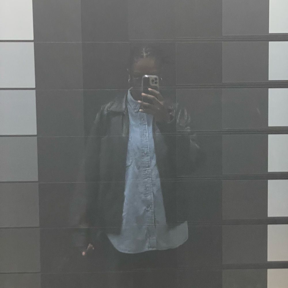 ★!