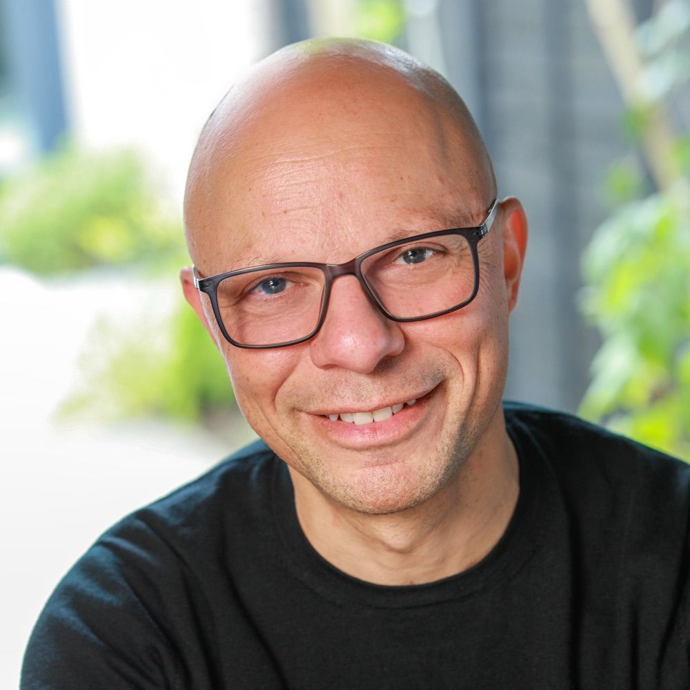 Dr Alastair Santhouse