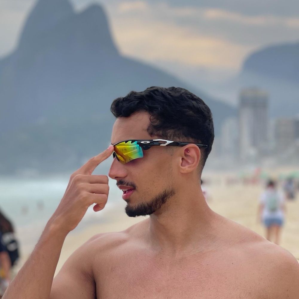 Vitor 𐚁