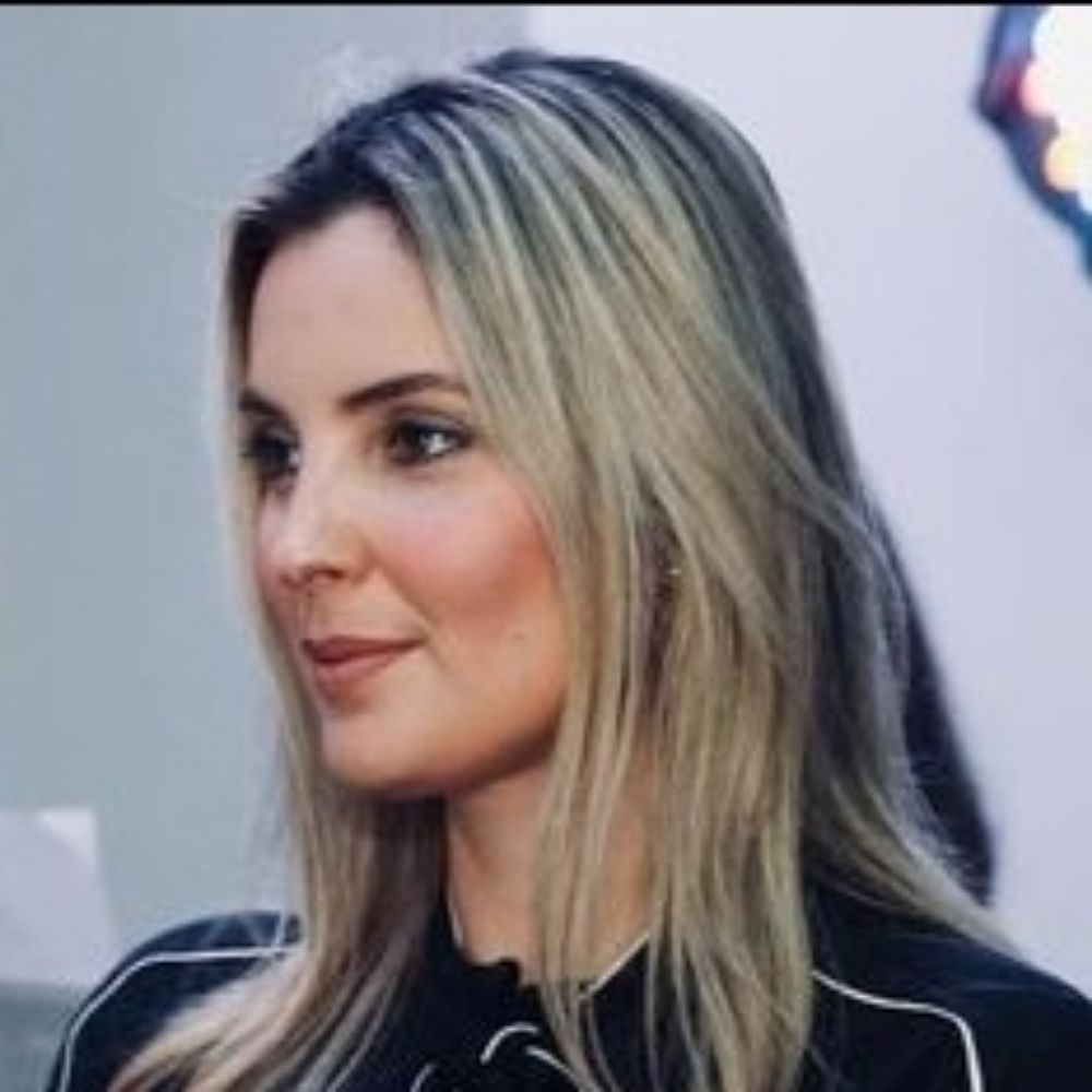 Elle ex cronista do twitter