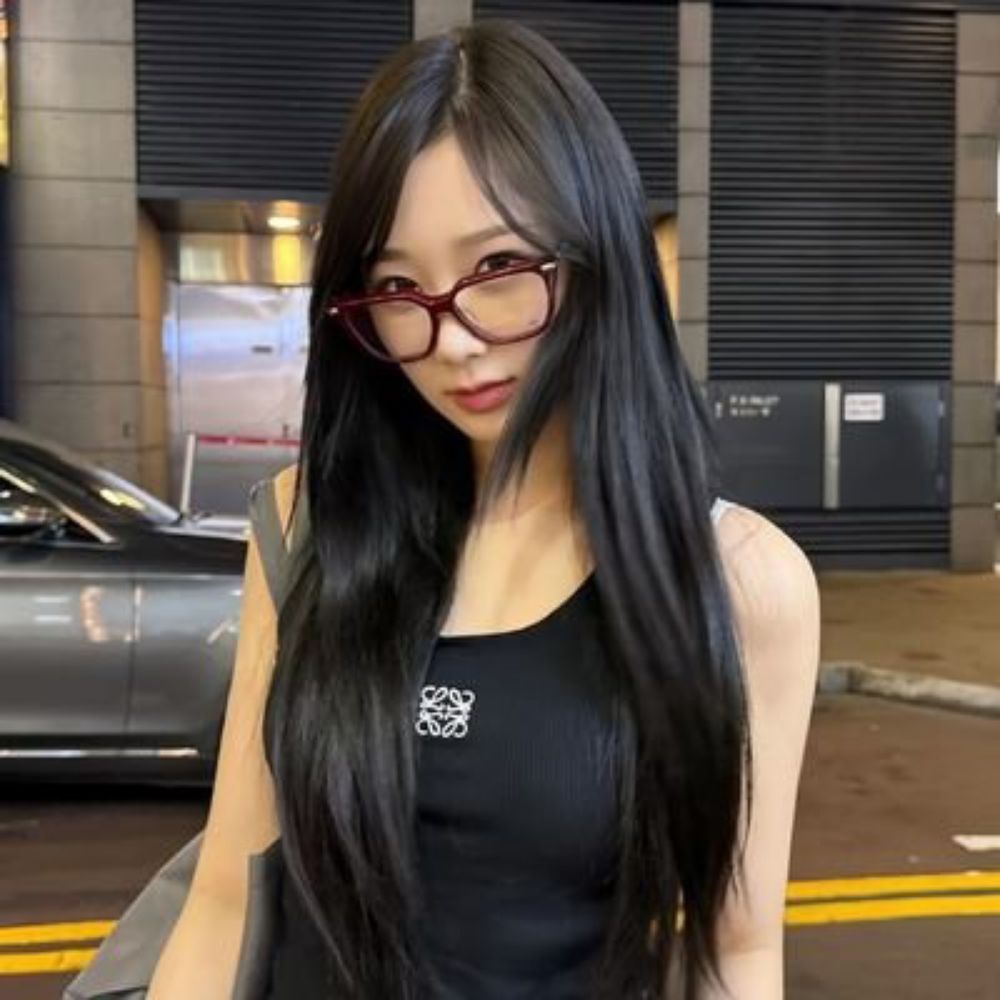 m 🦖 kiss kiss 💋