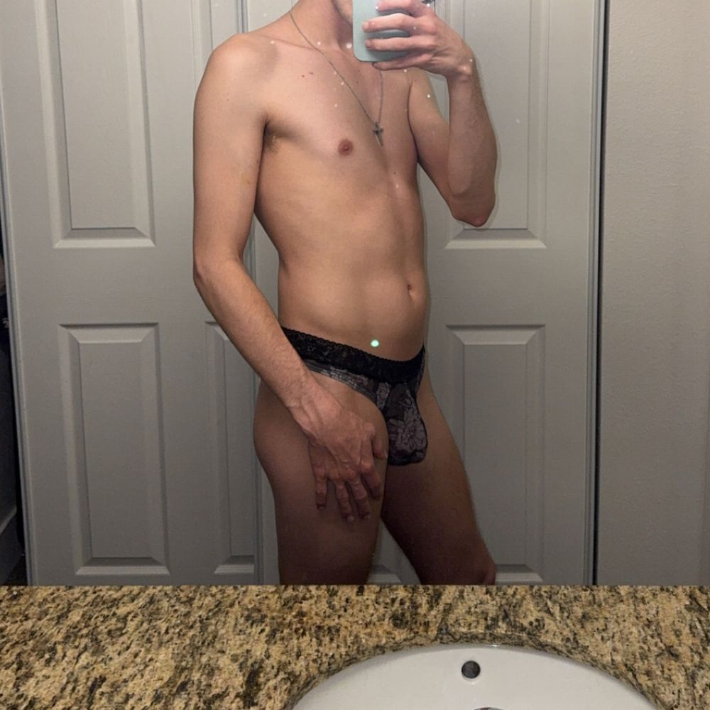 Bottom boy😏