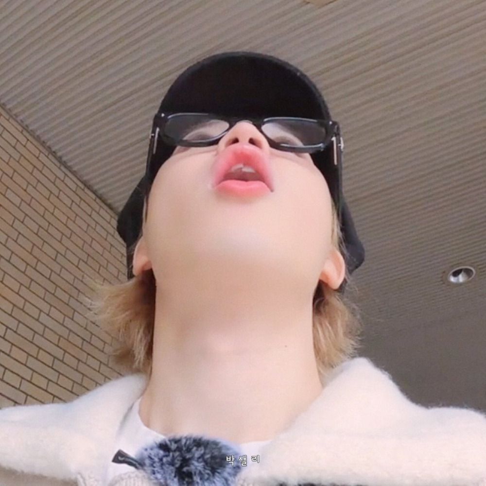 ana 𝐧𝐞𝐯𝐚 𝐩𝐥𝐚𝐲 
