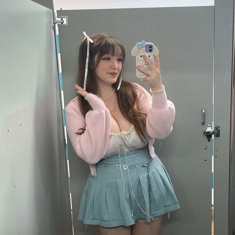 bella ‎♡‧₊˚