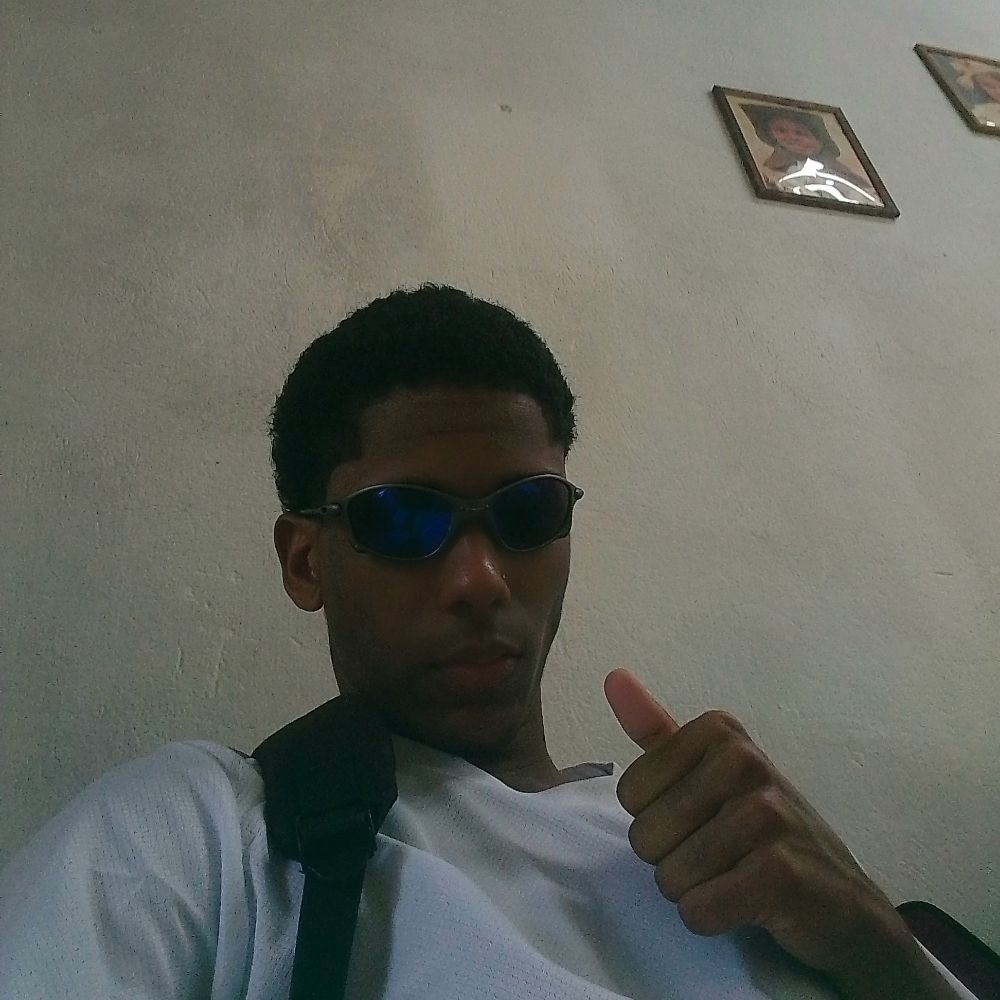CRVG sanzada fã do kanye west 