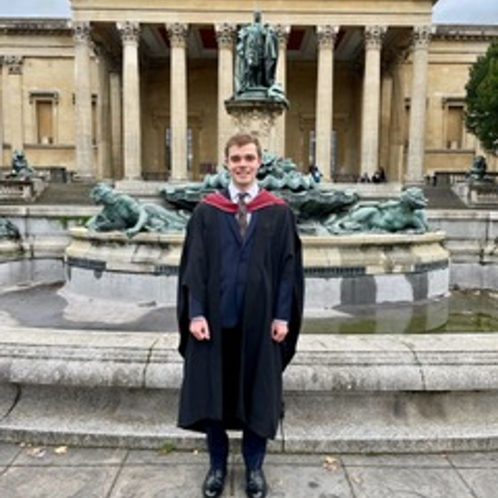 Edward Natusch 🇬🇧🔶 Licenciado en Ciencias Económicas. 📈🏦💵