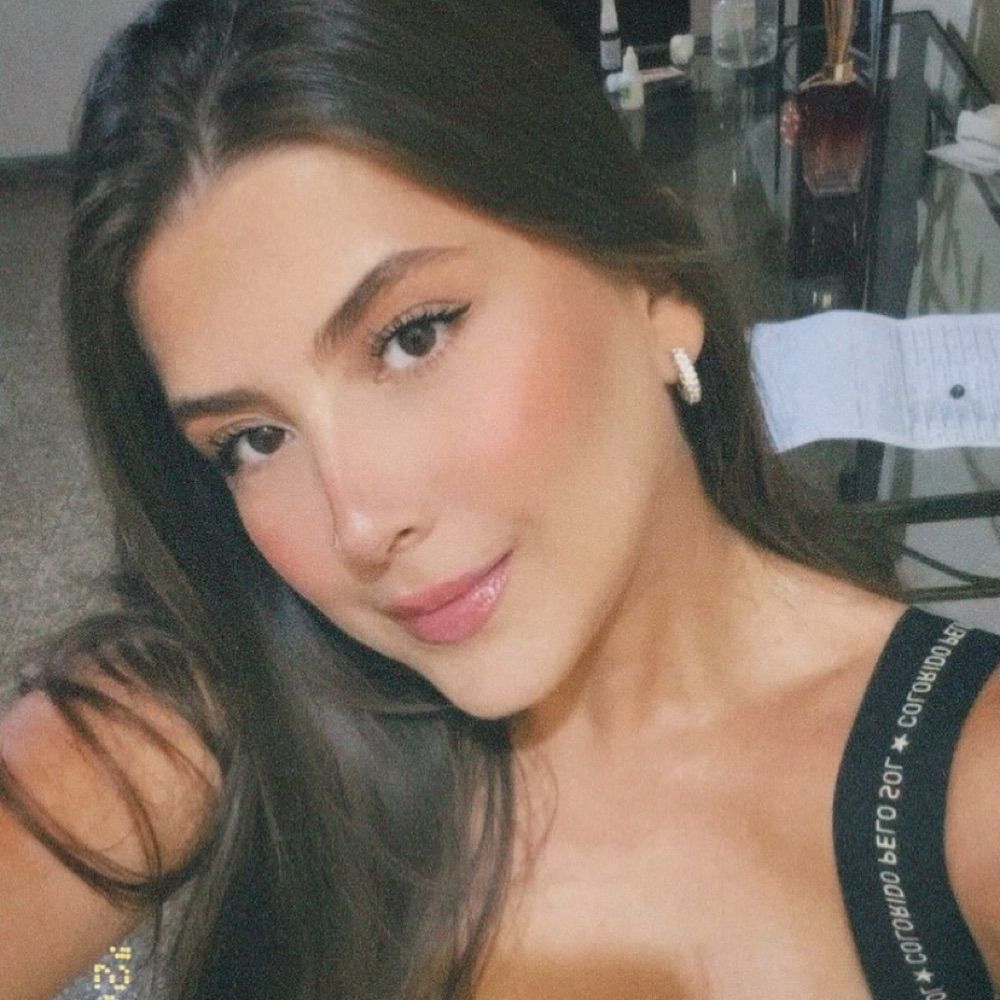 júlia 