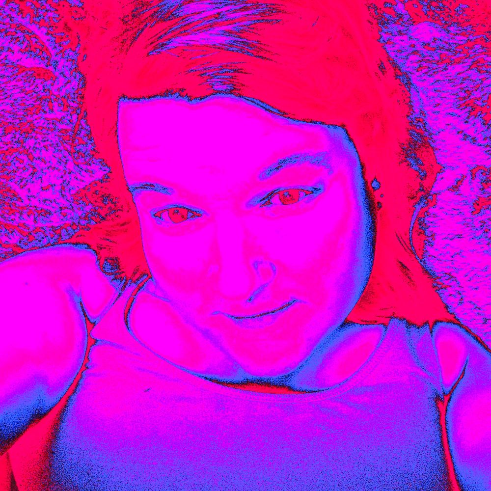 EllieKit (She/Kit)