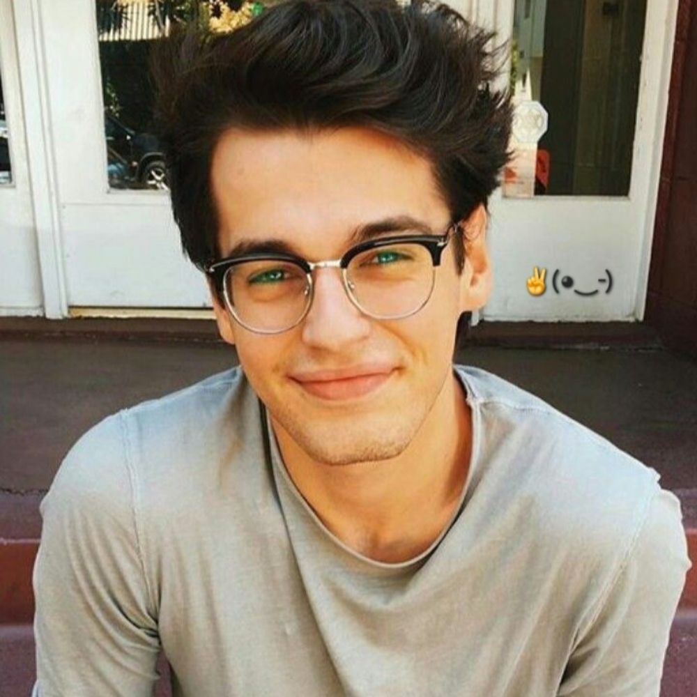 Blake Steven ✌(◕‿-)