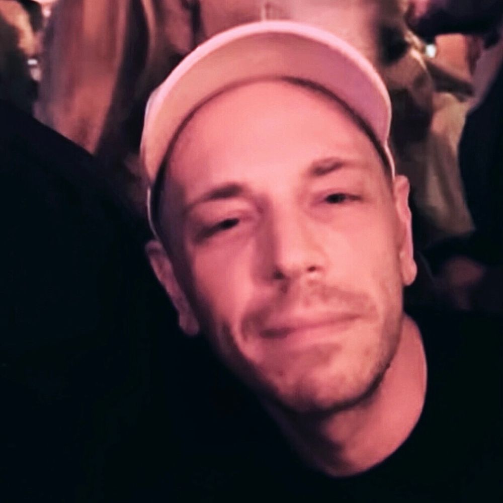 TIM.