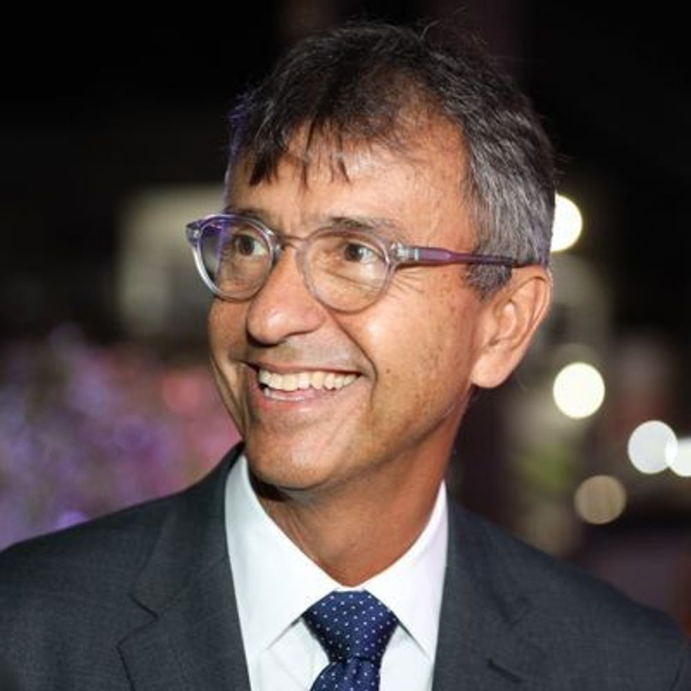 André Curvello