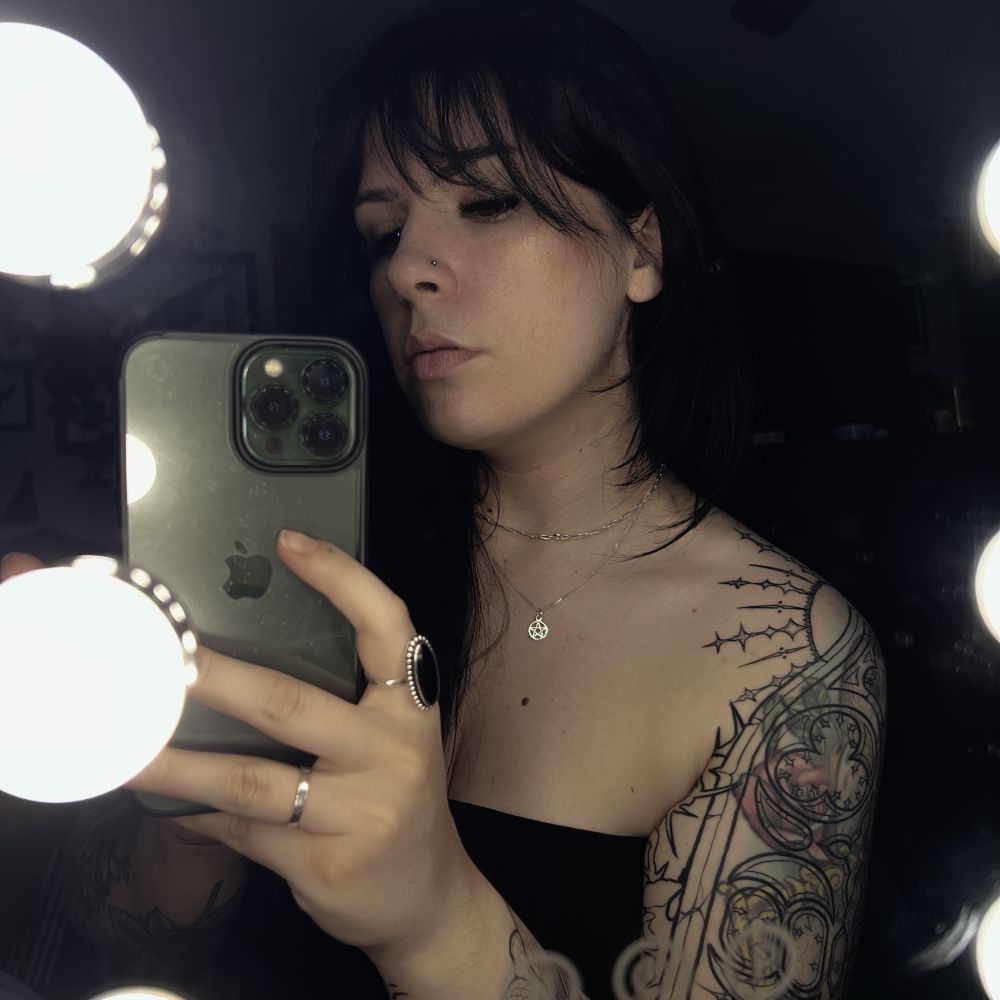 🌿 d. 🗡️'s Avatar