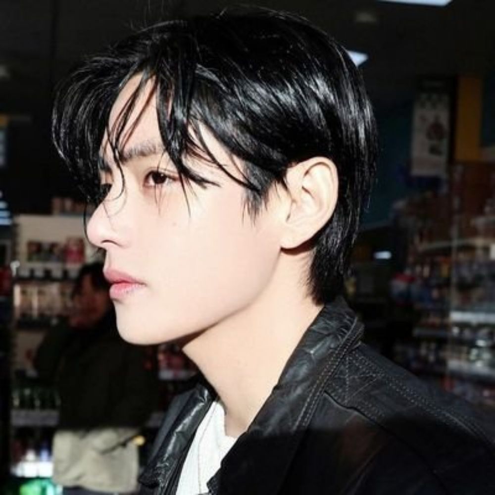 - 𝒃𝒍𝒂𝒄𝒌 𝒔𝒘𝒂𝒏⁷