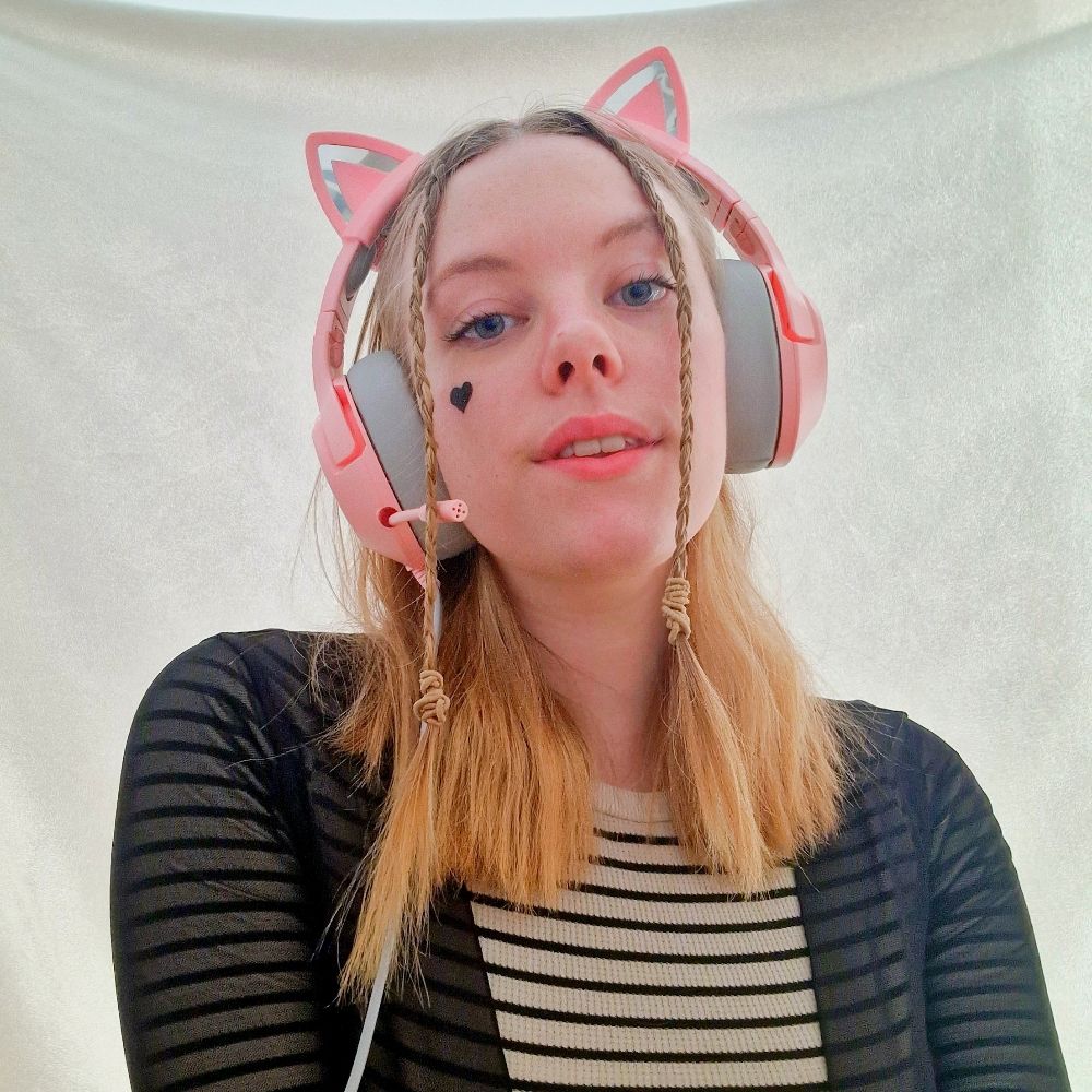 TeaLivezGamez ✨️ Twitch streamer