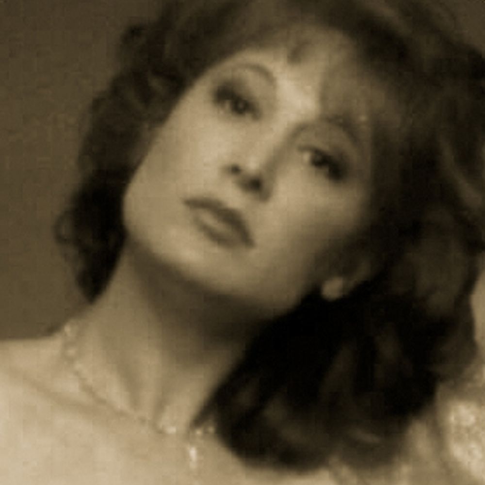 Lucinda Lewis