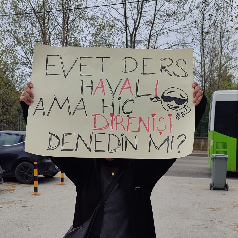 hür doğdum hür yaşarım