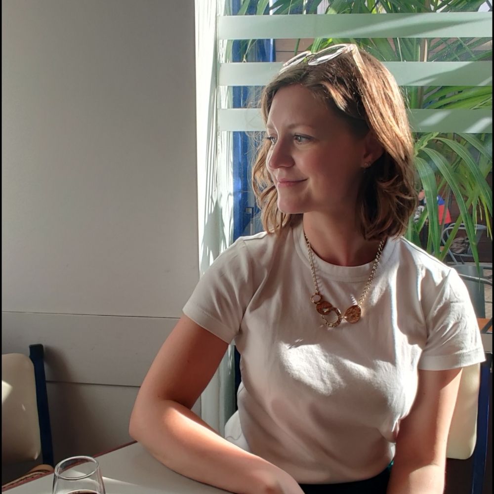 Dr Ellie Hardy