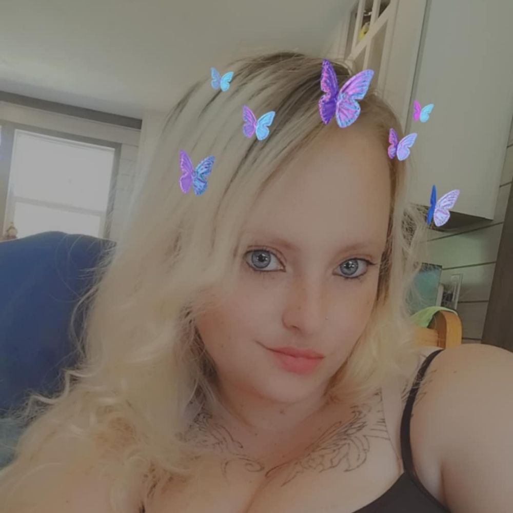 Hotblondemomma