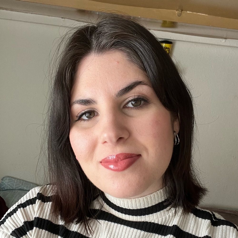 Ángela Montañez 🔻