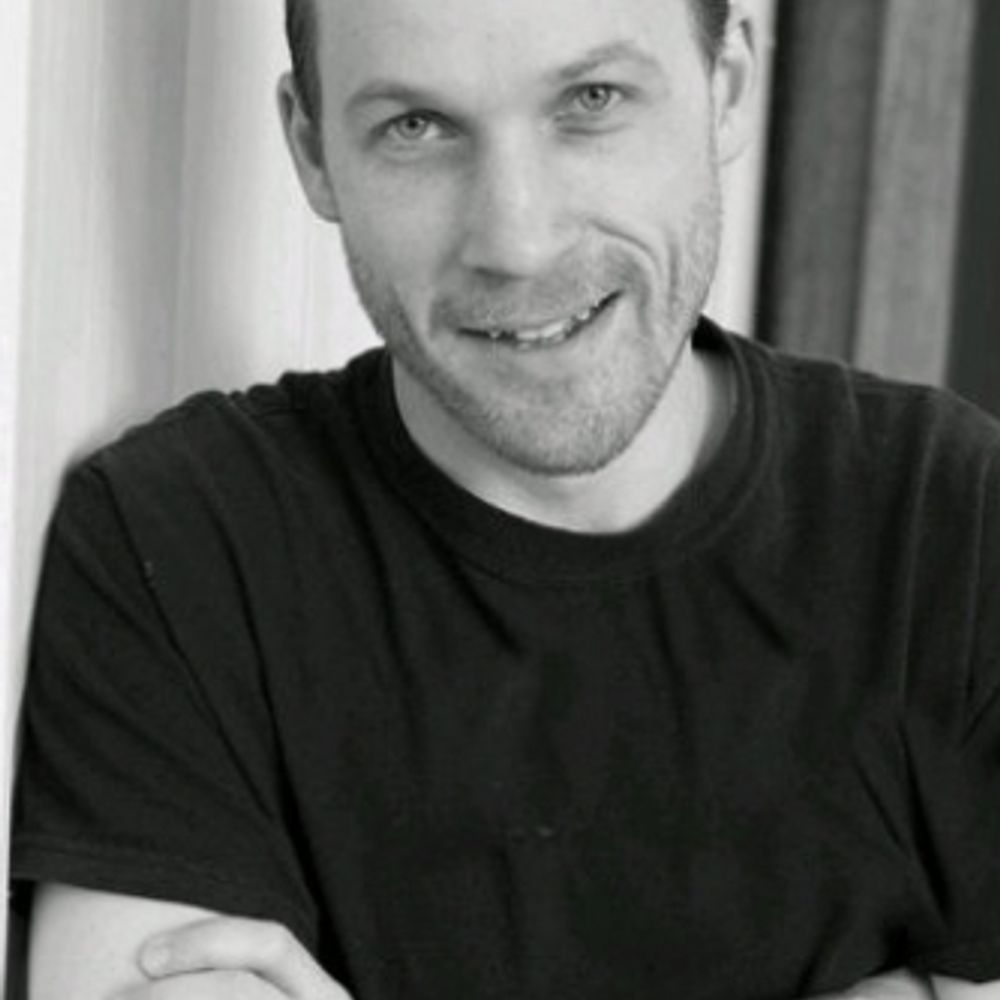 Damien Calvert