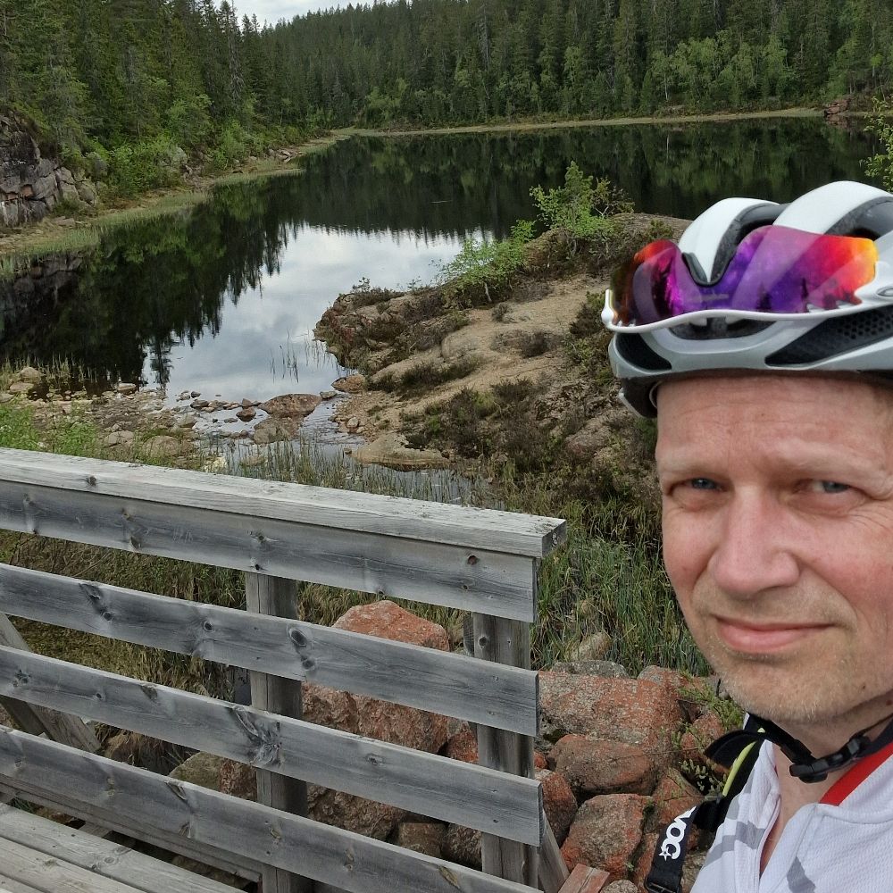 Lars O Tveito
