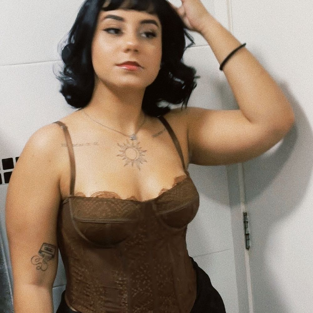emy gostosa