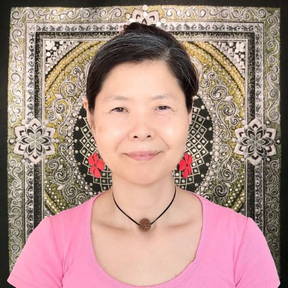 Yukiko Iwamoto@Mandala artist at Okinawa Japan