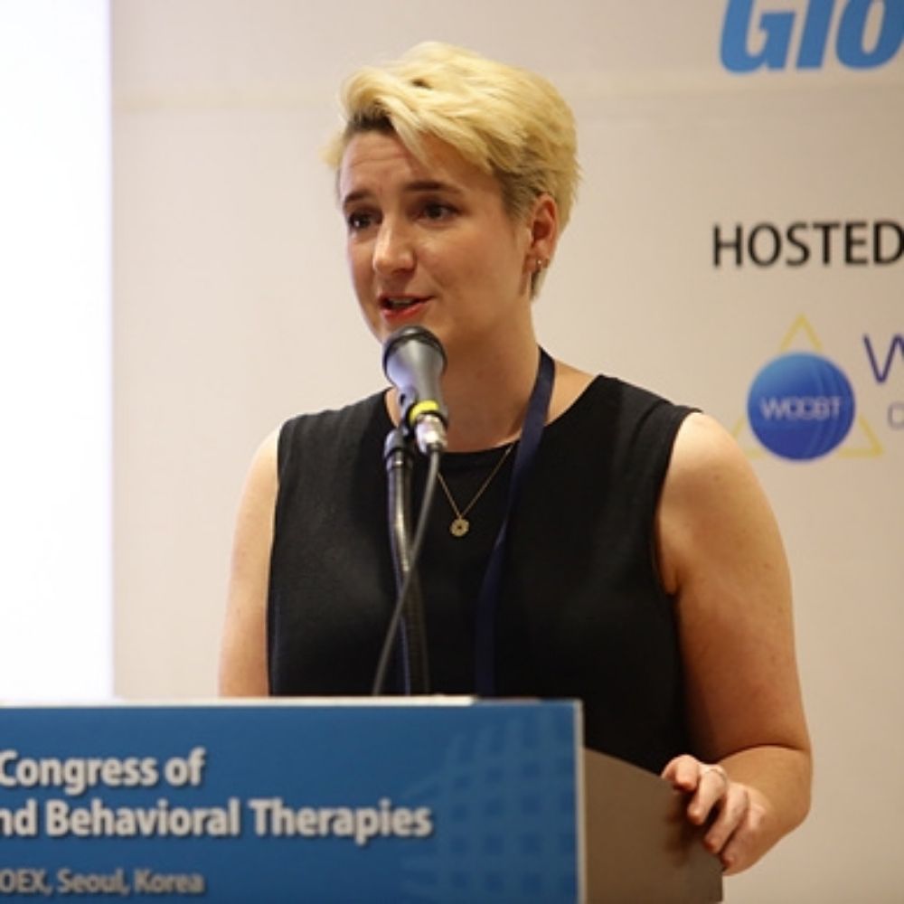 Dr Emma Cernis