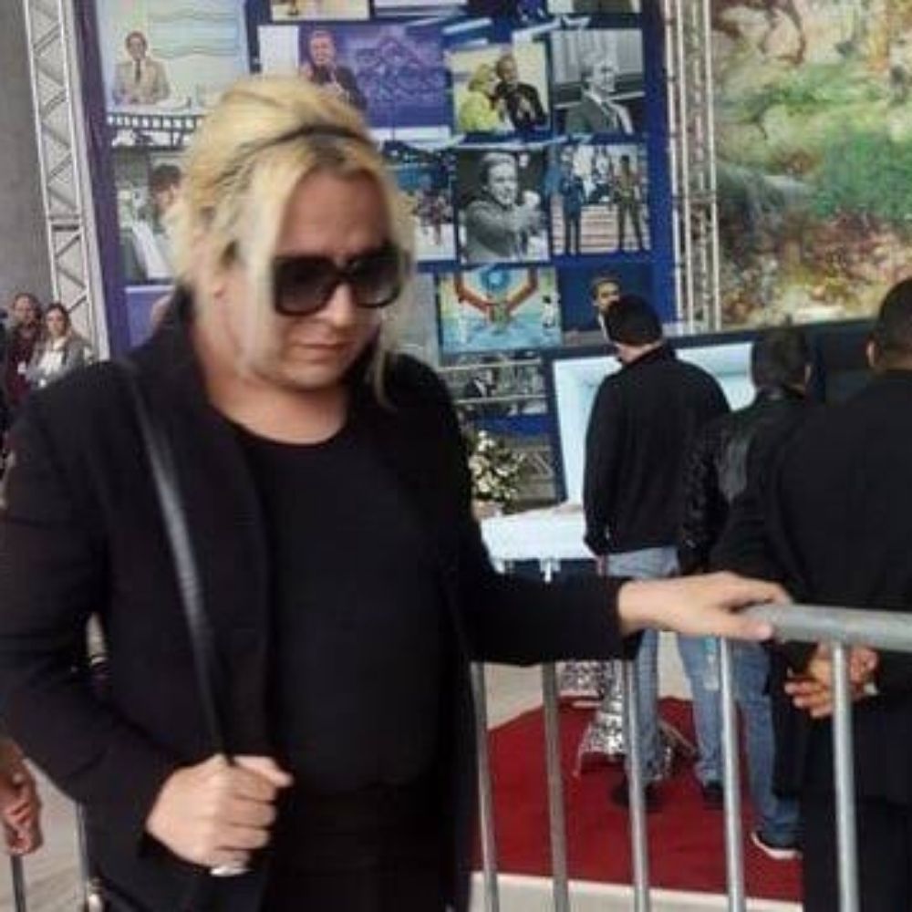 Menino saymonista