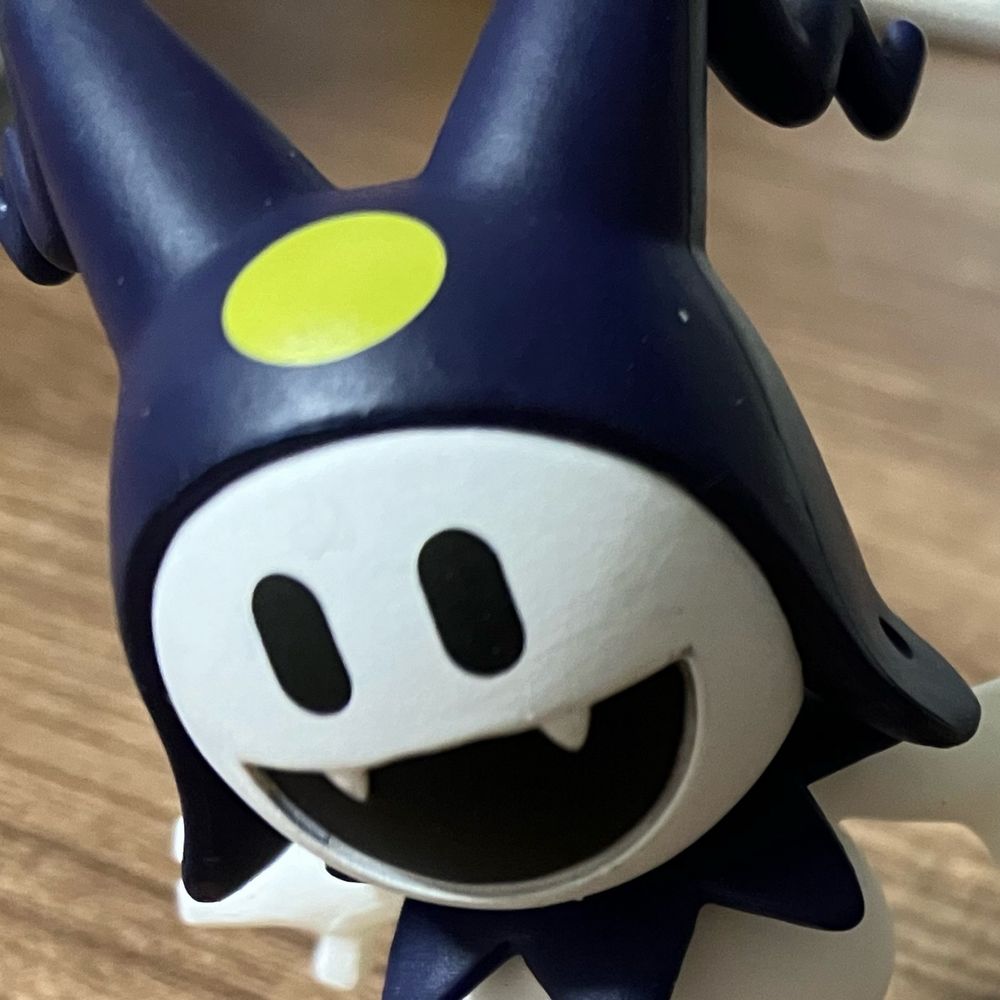 じろろろろー