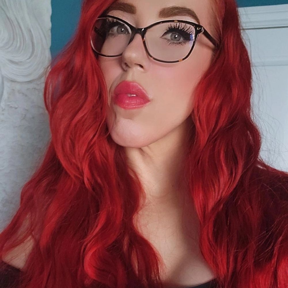 Crystal (CrystalsBookishLife)
