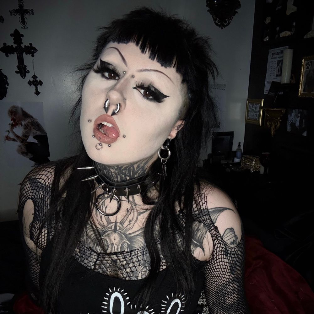 𝓥𝖎𝖈𝖙𝖔𝖗𝖎𝖆 𝓥𝖊𝖓𝖔𝖒𝖔𝖚𝖘