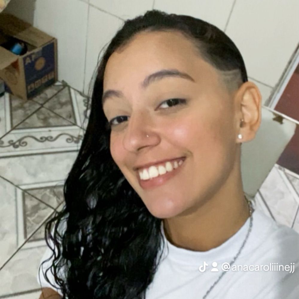 anacaroliinejj