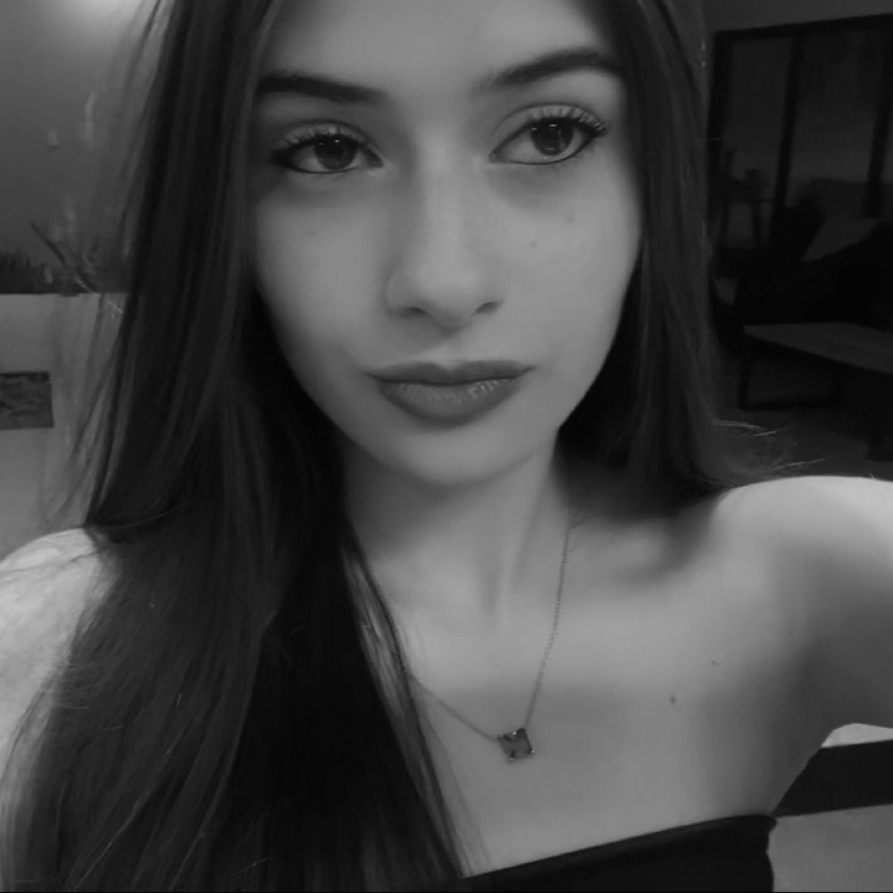 Júlia M.