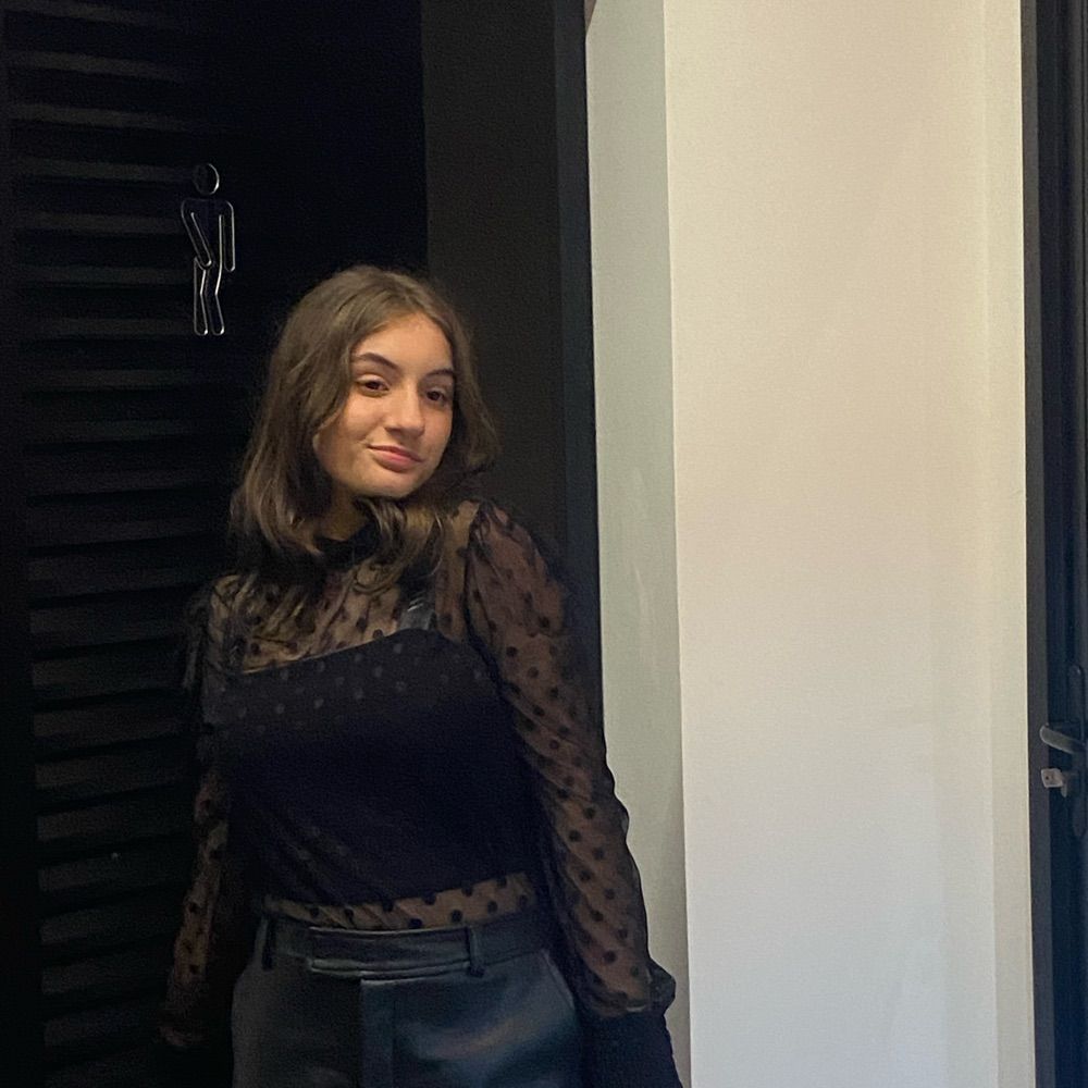 Ana f