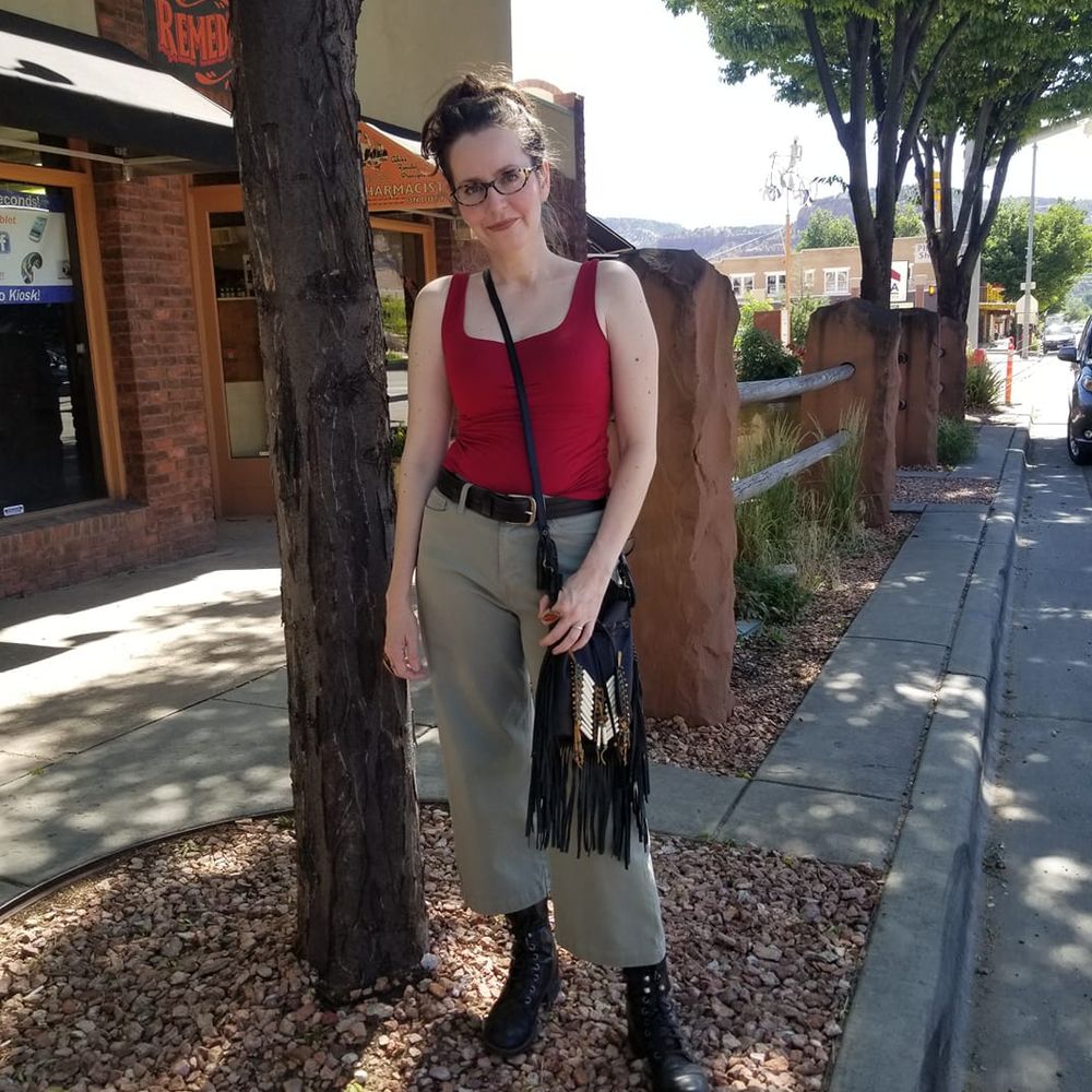 Savina Thompson, Psychic Medium