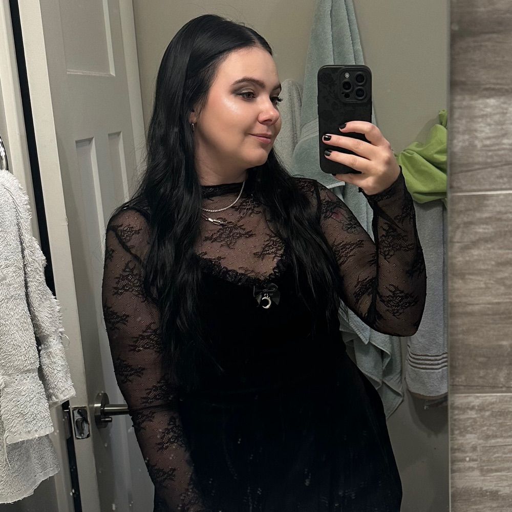 𝖆𝖇𝖇𝖞 🖤🥀🦇