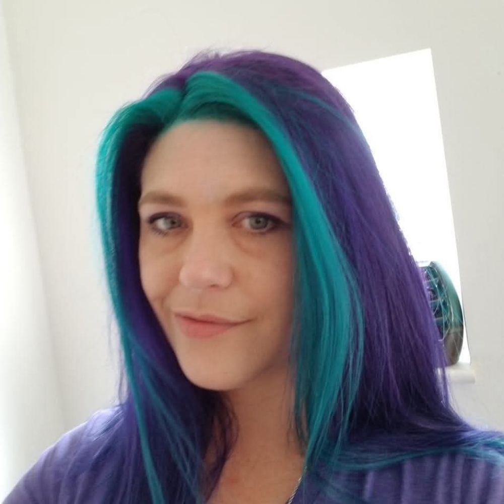 Kelly Kaminsky  (they/them) 🇸🇾🇨🇩🇵🇸Liberation For All🖤💜