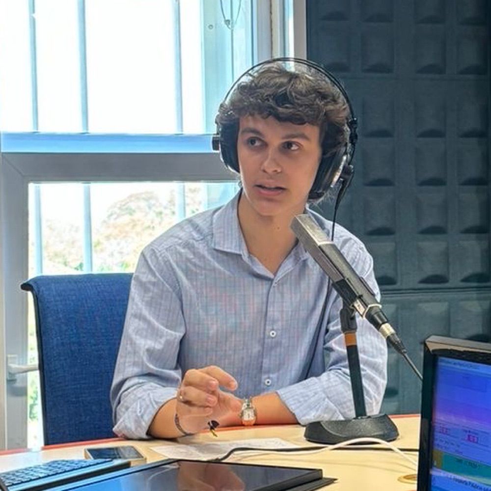 Adrián Romero