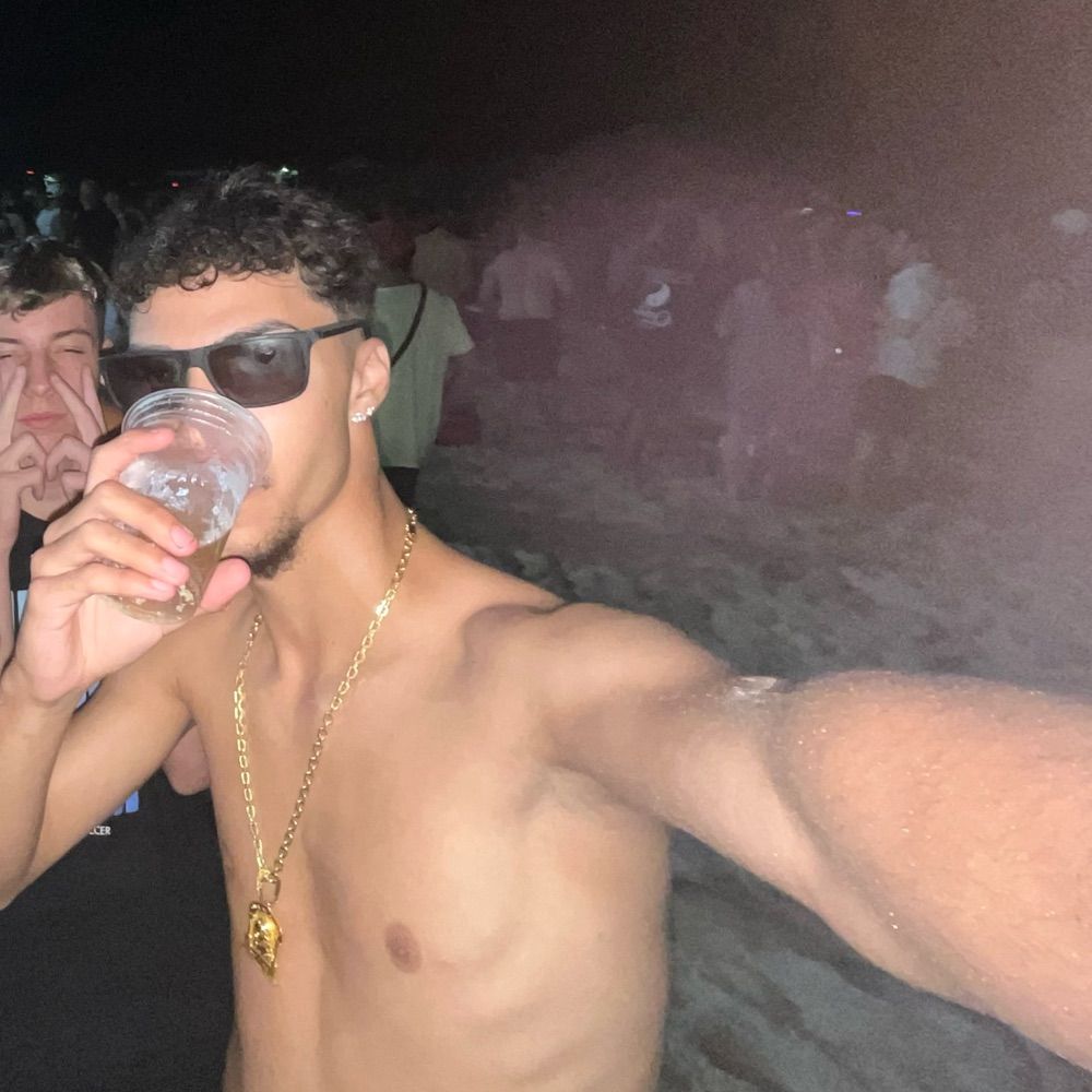 Gugu Abravanel 🤣