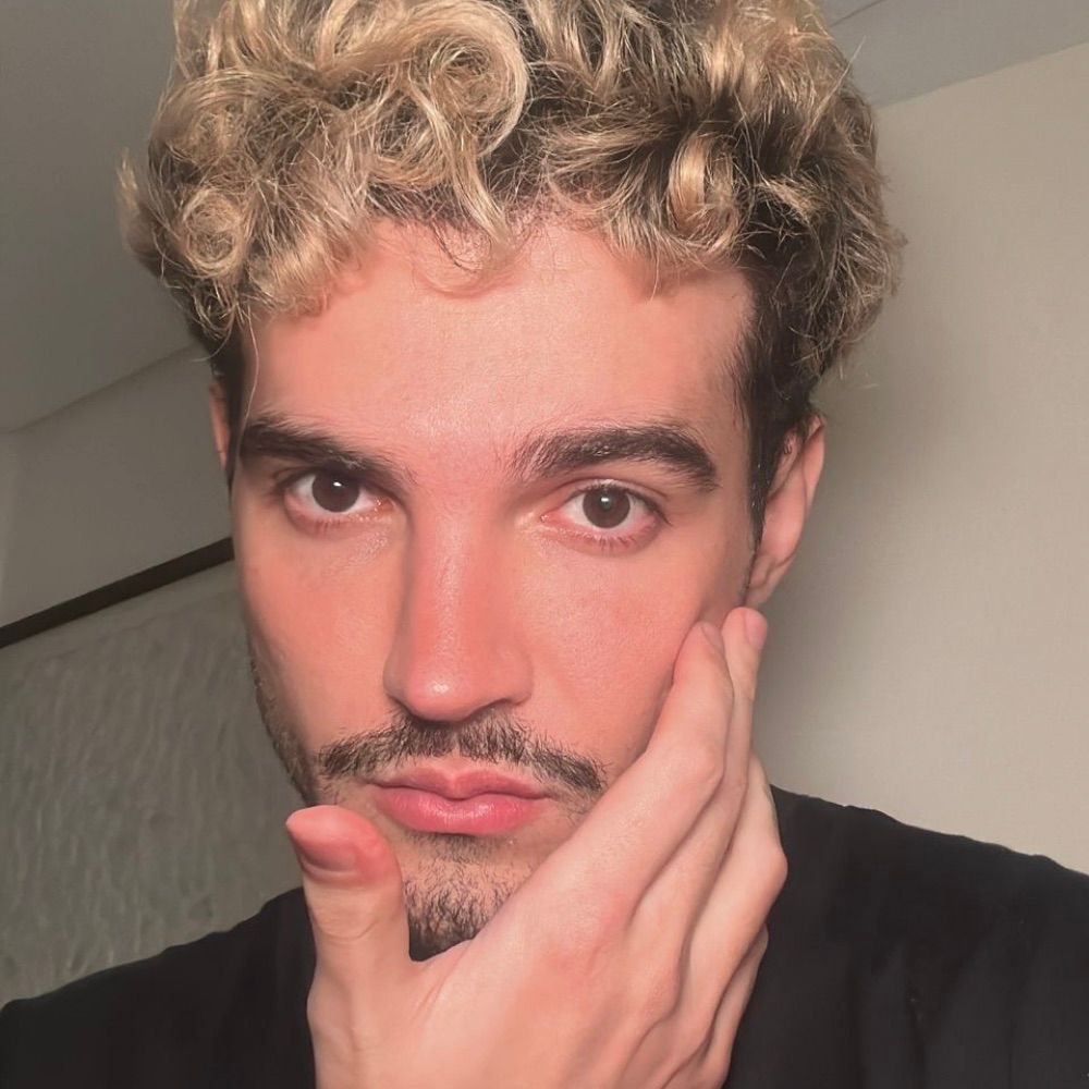 gigi 🐿️ viu os larry e o nini