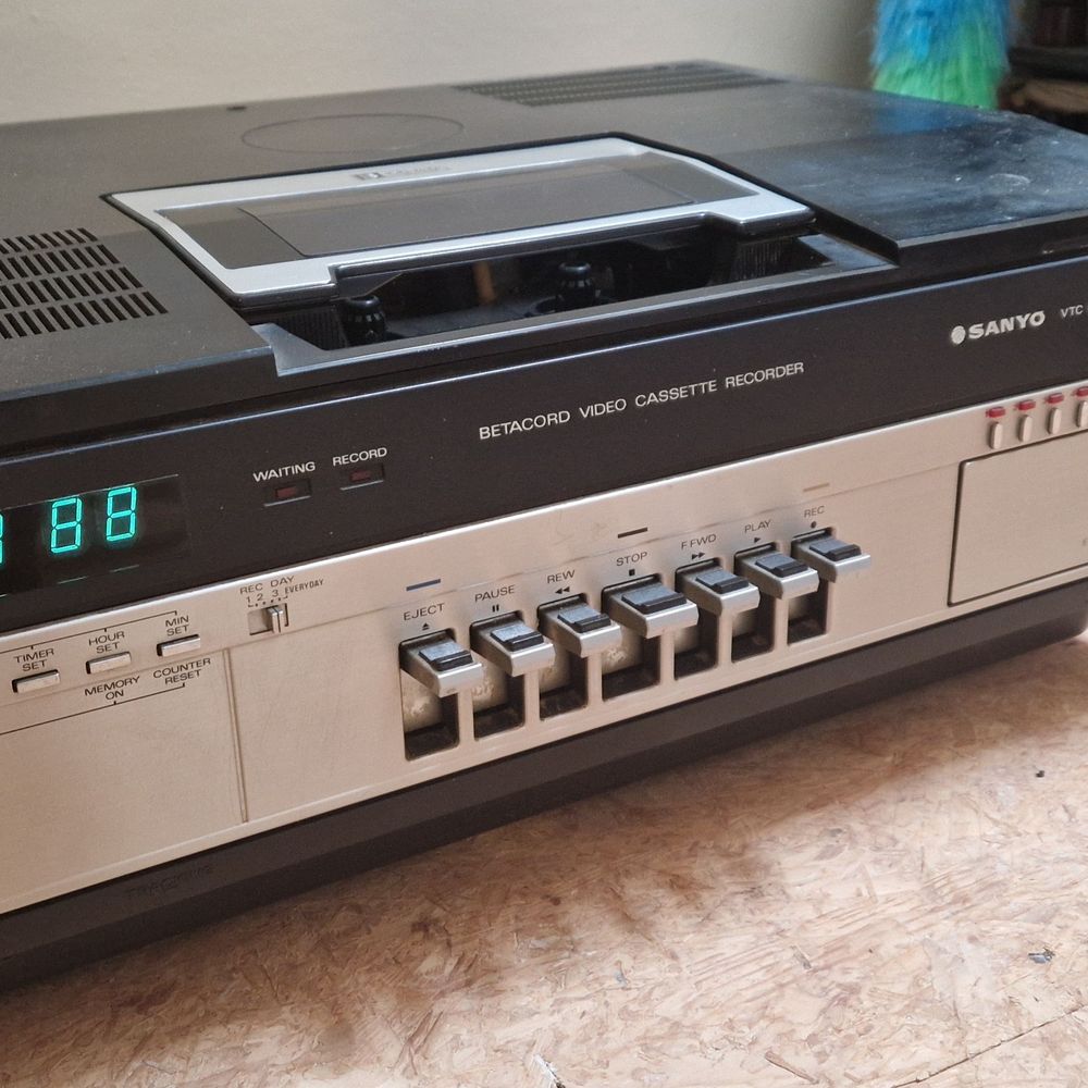 KM2TV archive