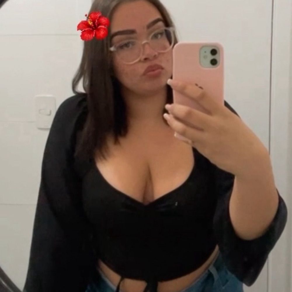 Larissa 🔥