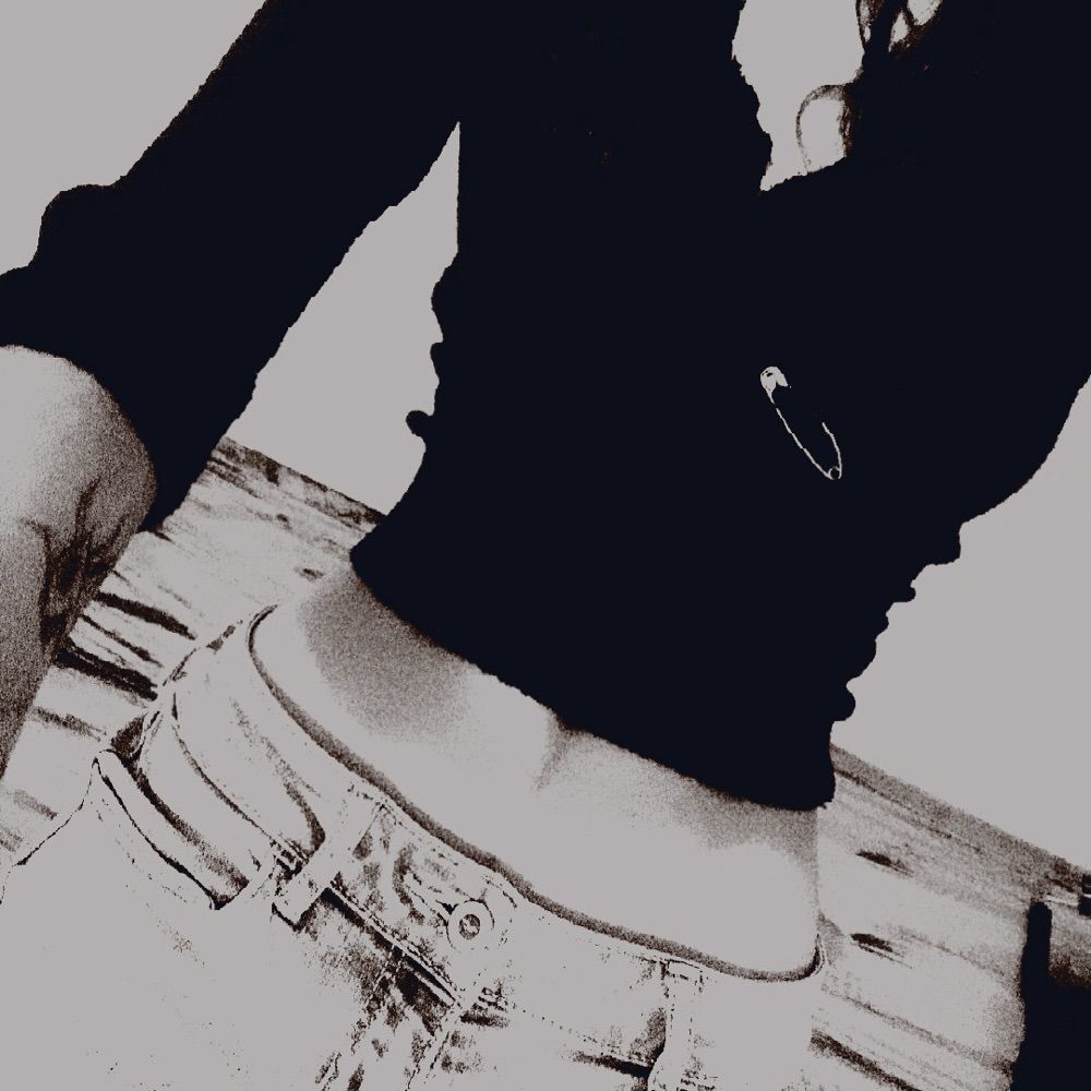 ⠀ ♱ ⠀⠀