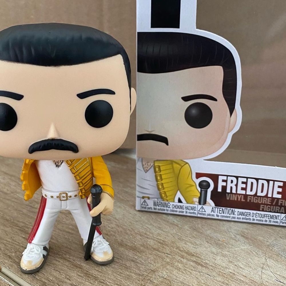 Freddie Travels the World