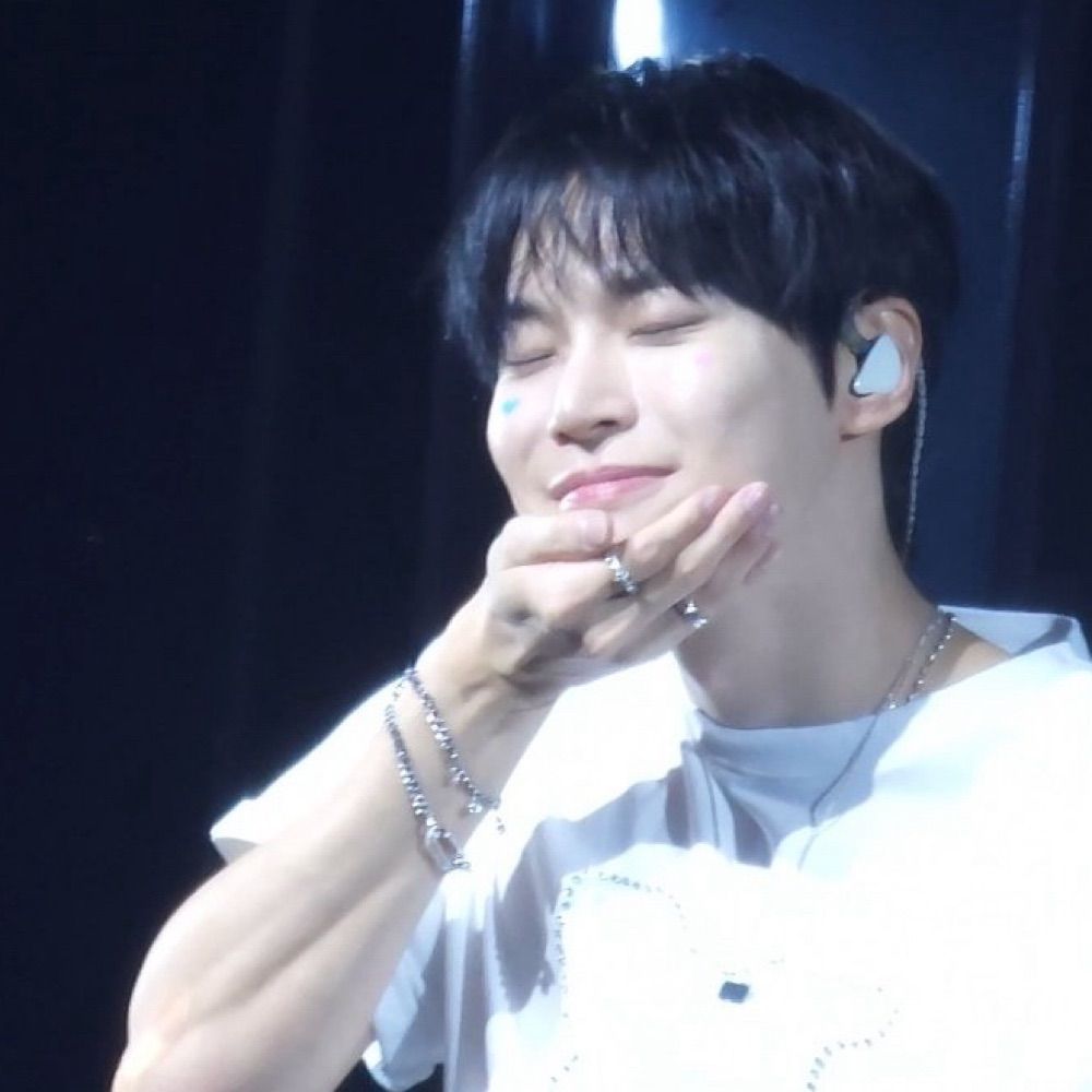 ชศดต (ᓀ‸ᓂ)