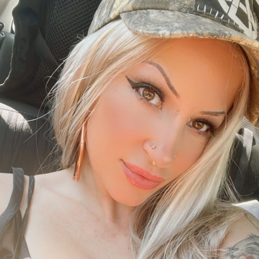 Tori Lux