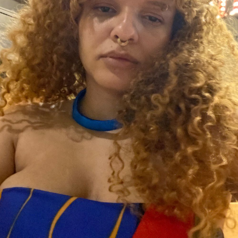 bonita de longe