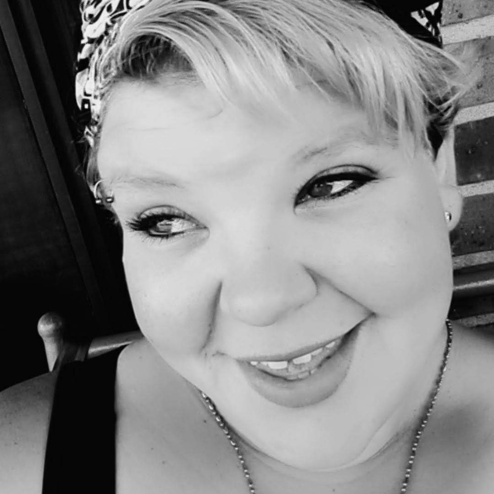 queenbeeink.bsky.social